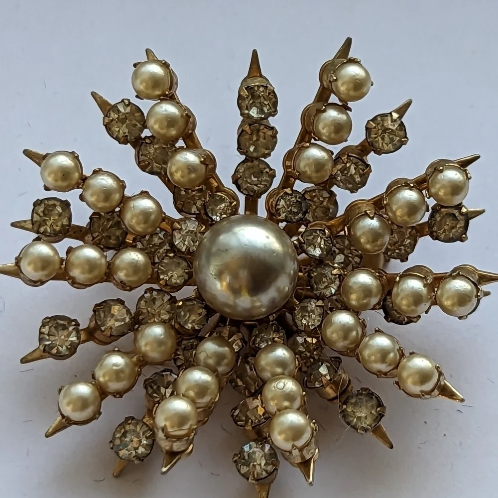 Coro Vintage Signed Brooch Faux Pearls rhinestone diamonds, atomic sun burst